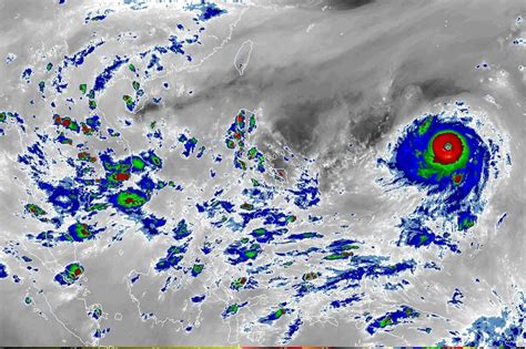 typhoon update philippines|Mawar slightly intensifies as it moves closer to PH .